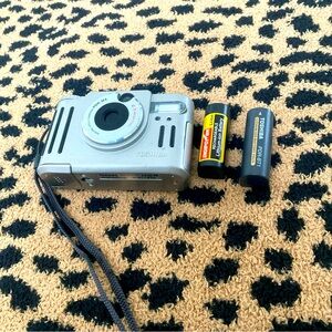Vintage Toshiba PDR-M4 Digital Camera-untested -I dont have the charger to test